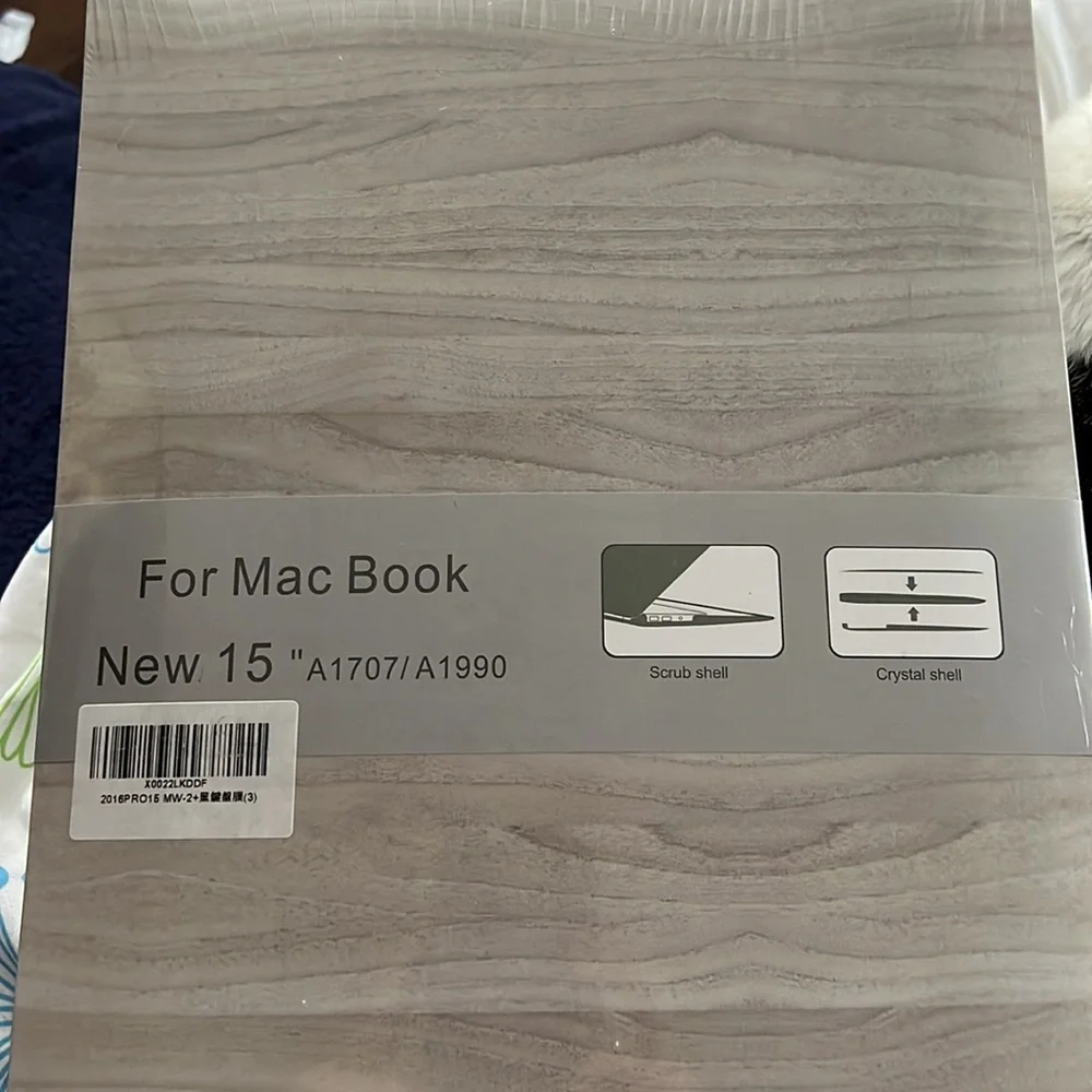 NWT hard shell cover for Mac Book 15” A1707/A1990 lap top